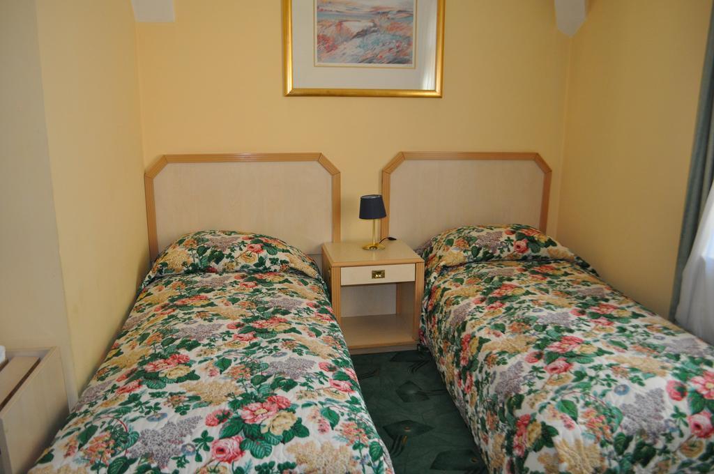 Pensiunea Micsunica Sinaia Habitación foto